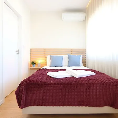 Hm - Living Batalha Square 1