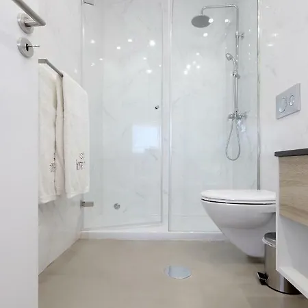 Hm - Living Batalha Square 1 *