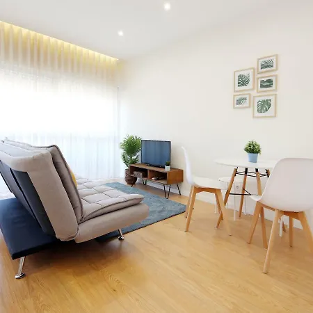 Hm - Living Batalha Square 1