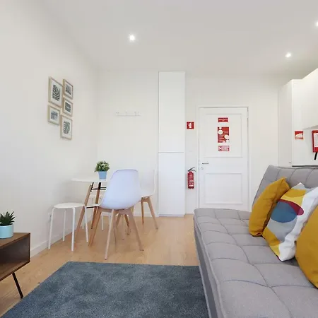 Hm - Living Batalha Square 1