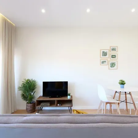 Hm - Living Batalha Square 1